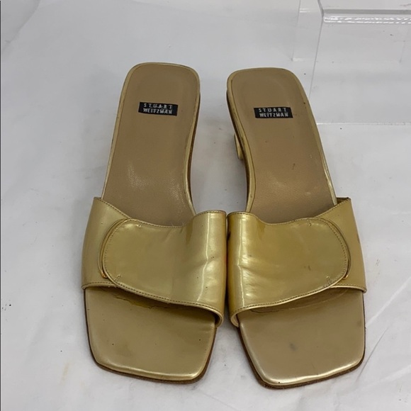 Stuart Weitzman 8.5 Gold Patent Leather Sandals - Picture 6 of 10
